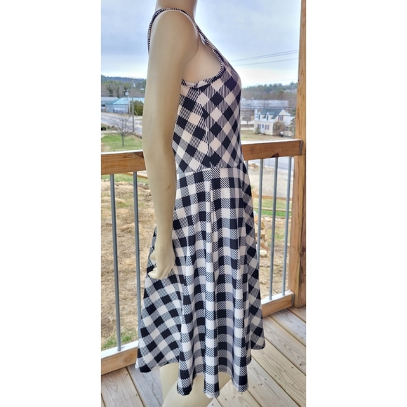 LulaRoe Black & White Buffalo Plaid Checkered Dress, Pockets, M - Picture 3 of 9